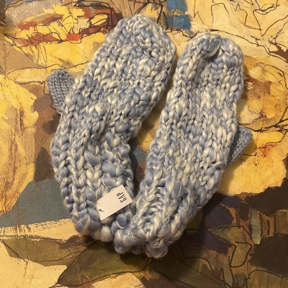 Cable Knit Mittens - Picture 3 of 3